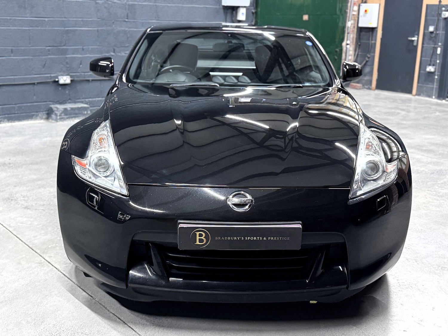 Used Nissan 370 Z 2011 for sale - 76560023: Photo 15