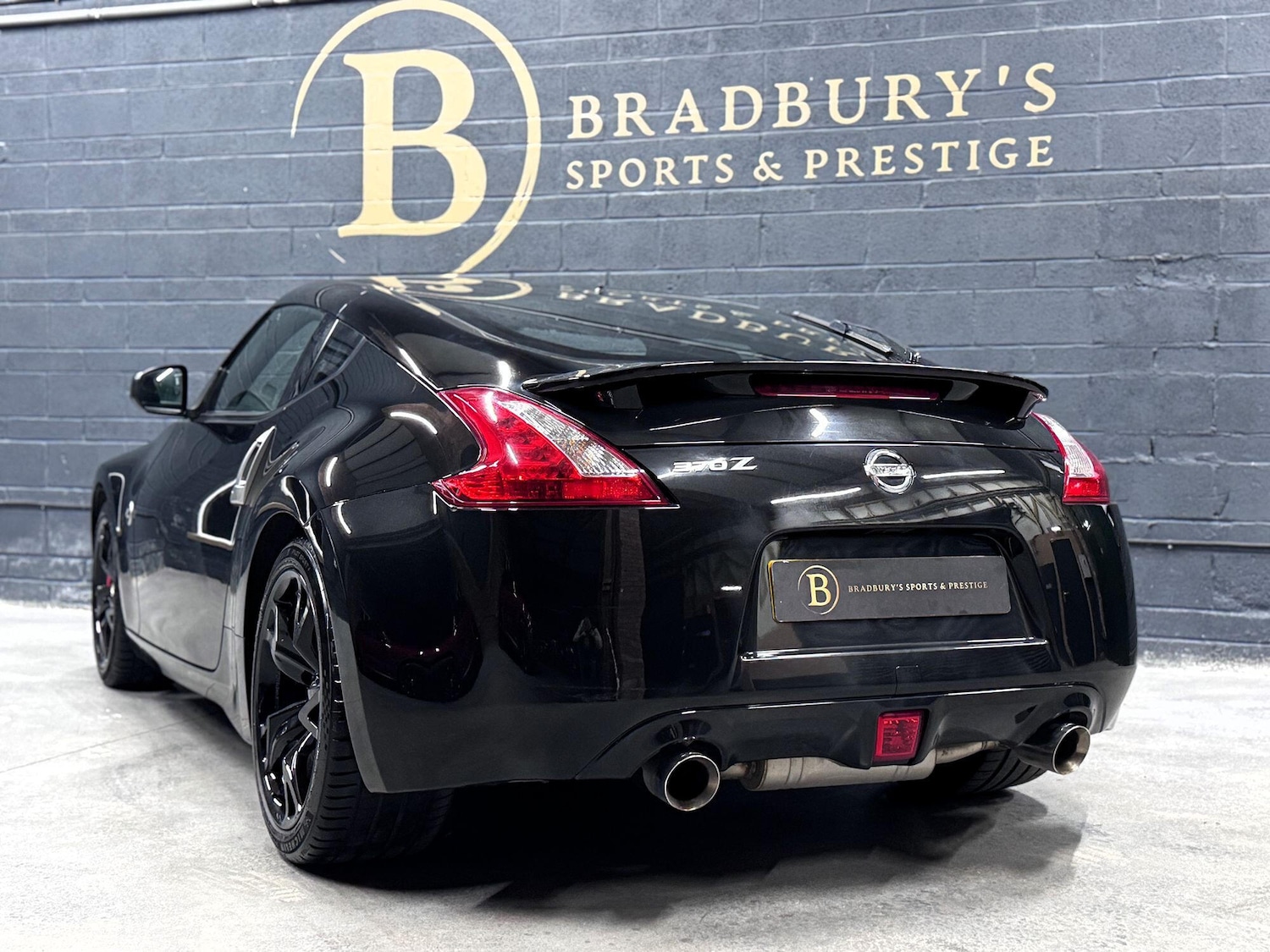 Used Nissan 370 Z 2011 for sale - 76560023: Photo 24