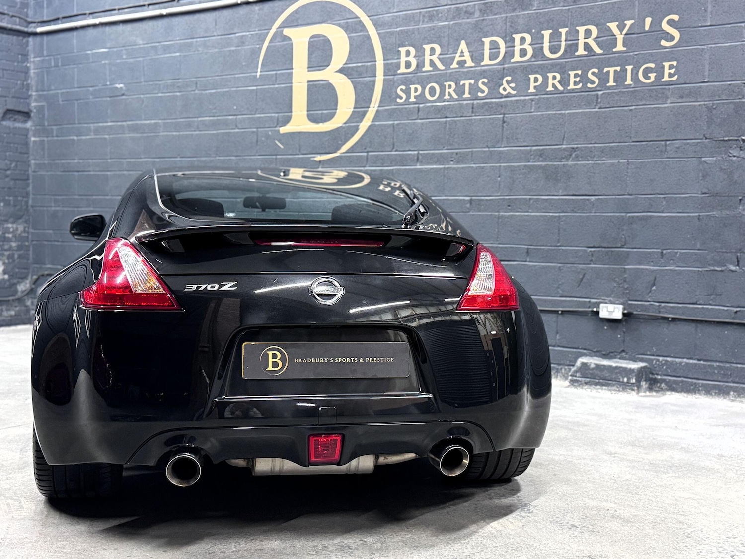 Used Nissan 370 Z 2011 for sale - 76560023: Photo 26