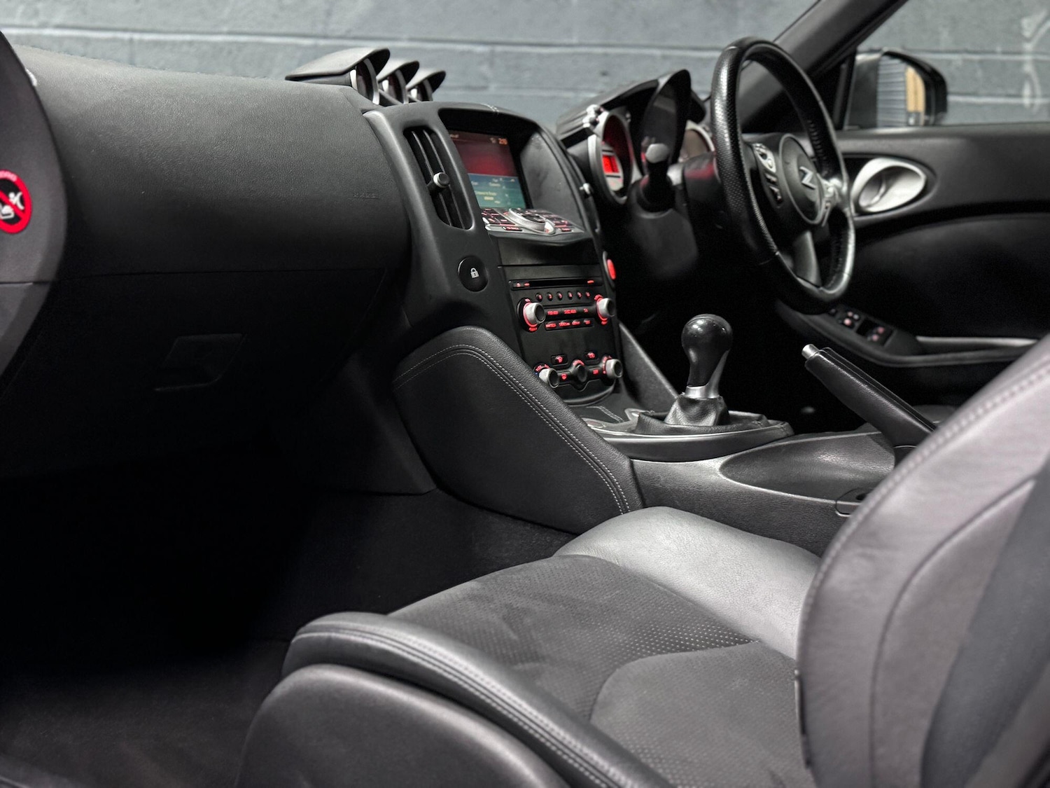 Used Nissan 370 Z 2011 for sale - 76560023: Photo 31