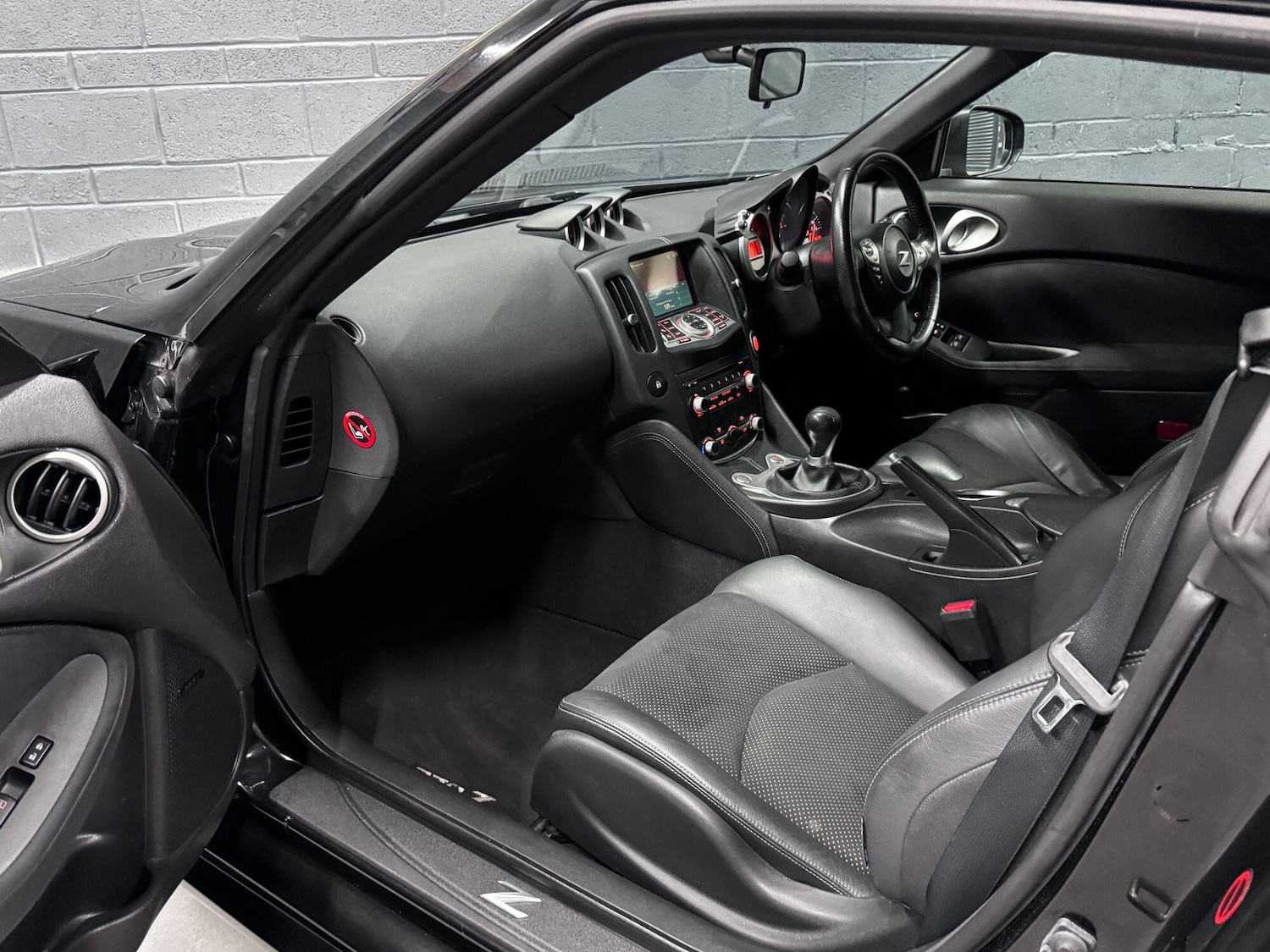 Used Nissan 370 Z 2011 for sale - 76560023: Photo 35