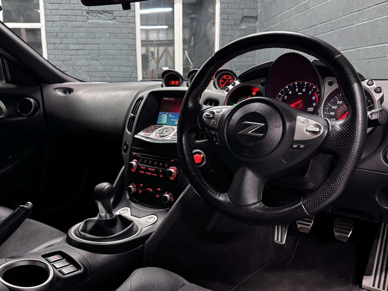 Used Nissan 370 Z 2011 for sale - 76560023: Photo 38