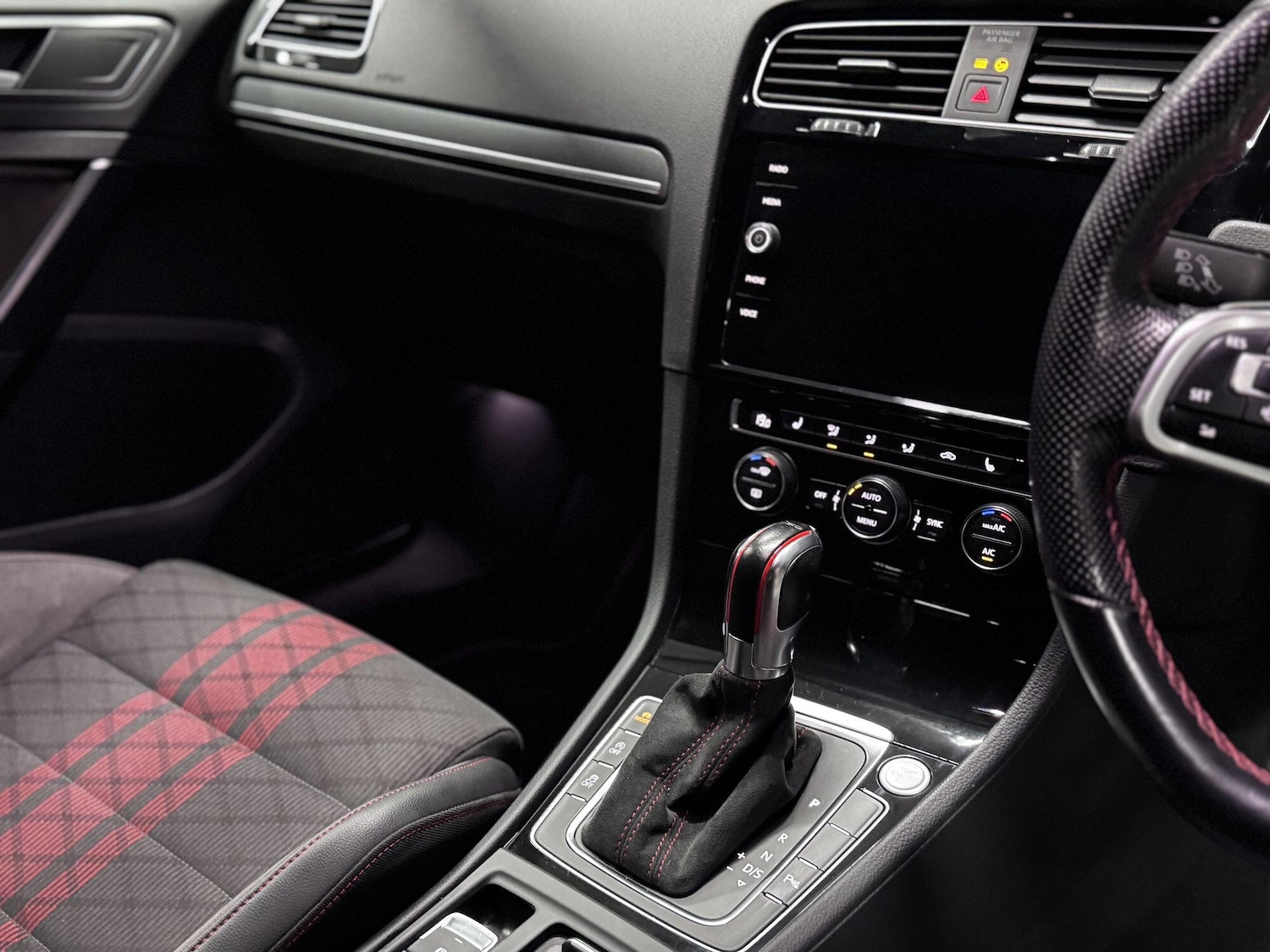 Used Volkswagen Golf 2019 for sale - 76312379: Photo 45