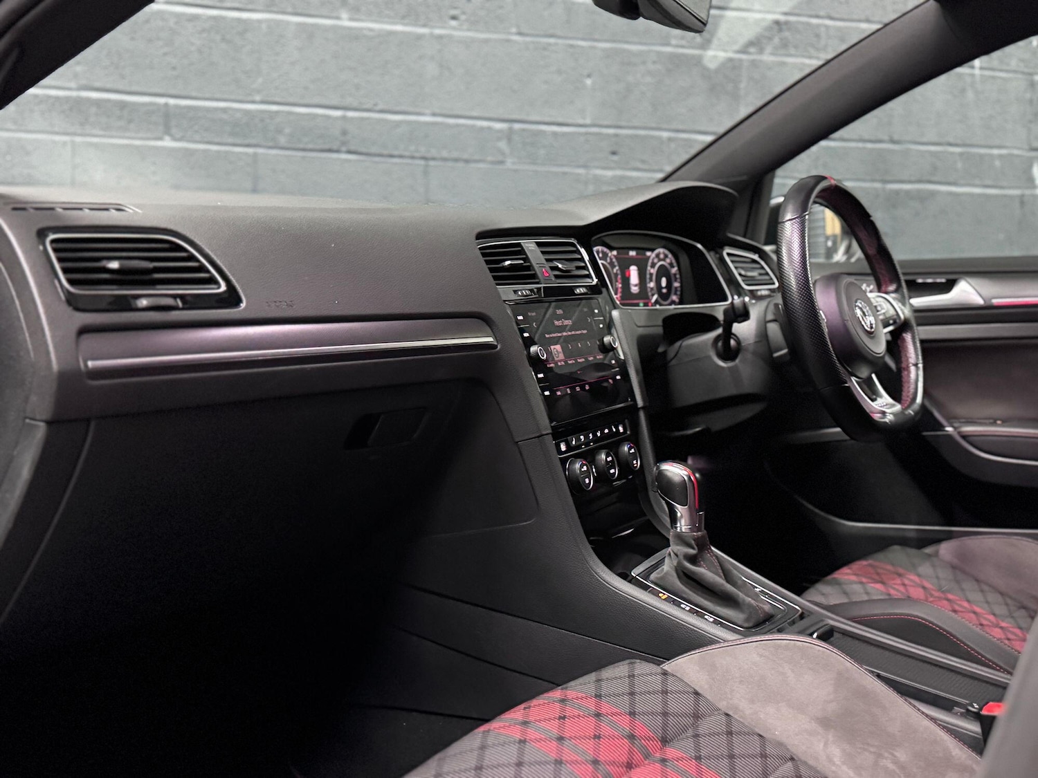 Used Volkswagen Golf 2019 for sale - 76312379: Photo 56