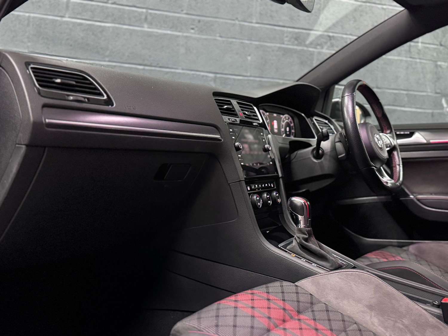 Used Volkswagen Golf 2019 for sale - 76312379: Photo 57