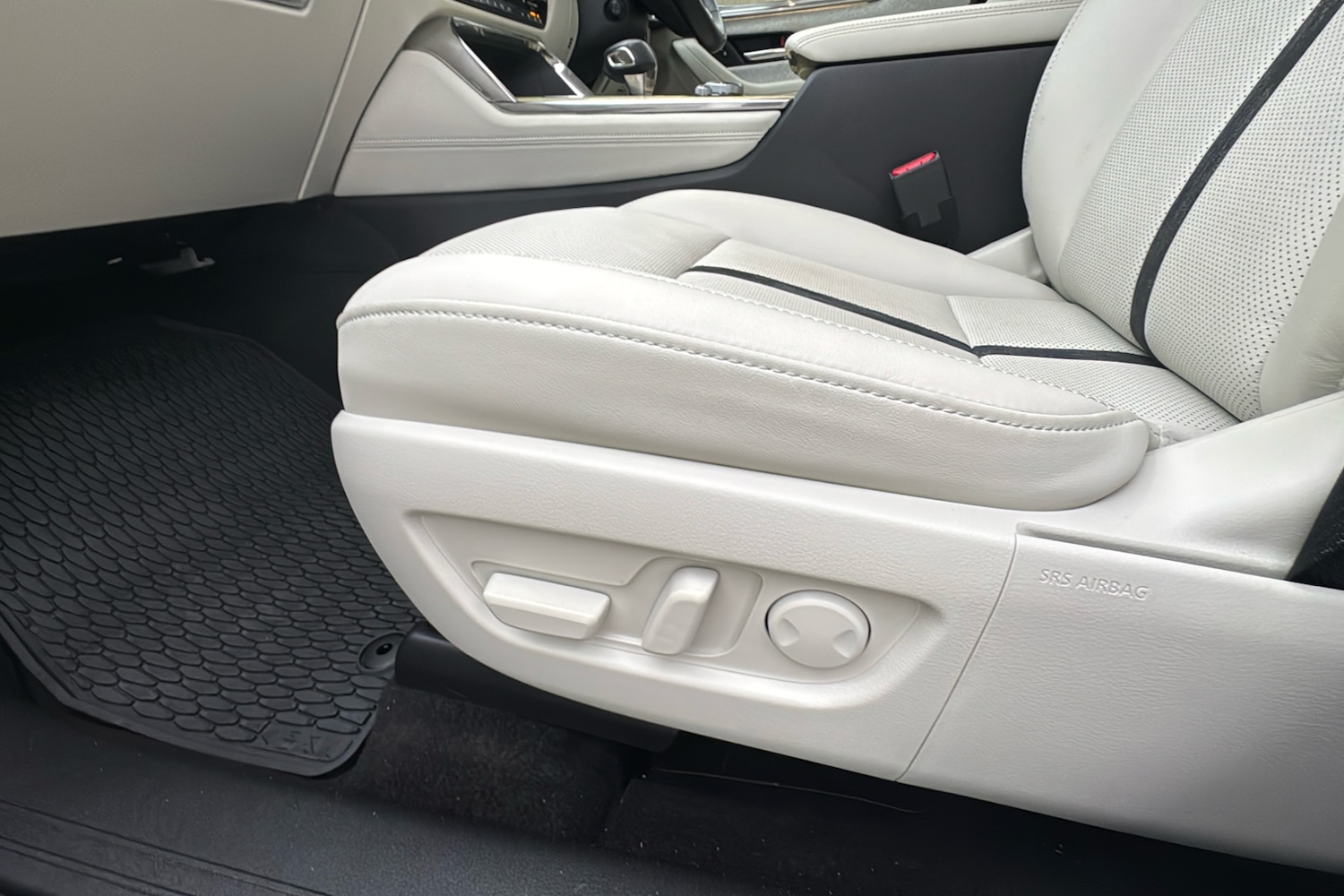 Used Mazda CX-60 2023 for sale - 77032348: Photo 30