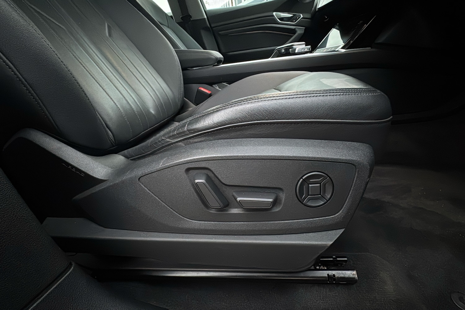 Used Audi e-tron 2021 for sale - 76705358: Photo 24