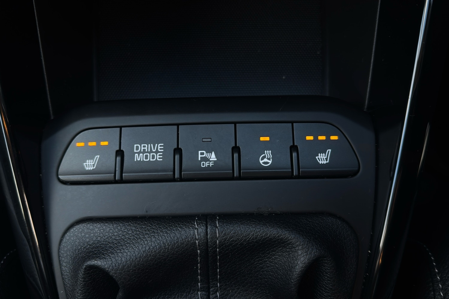 Used Kia Stonic 2023 for sale - 76316078: Photo 22