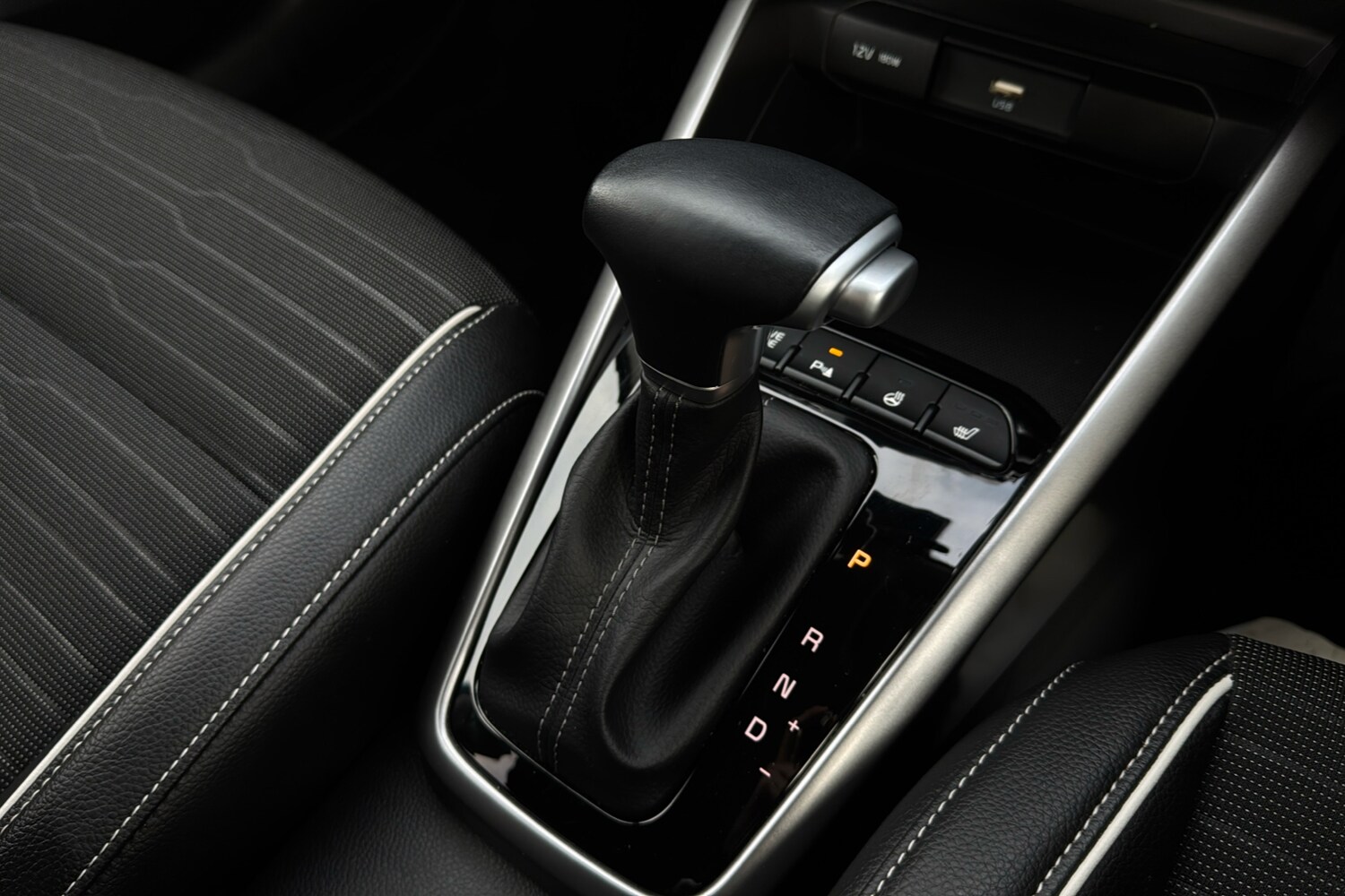 Used Kia Stonic 2023 for sale - 76346703: Photo 13