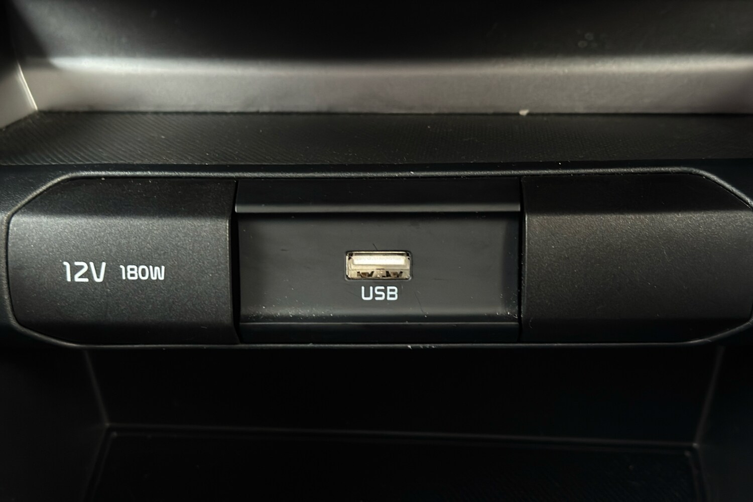 Used Kia Stonic 2023 for sale - 76346703: Photo 22