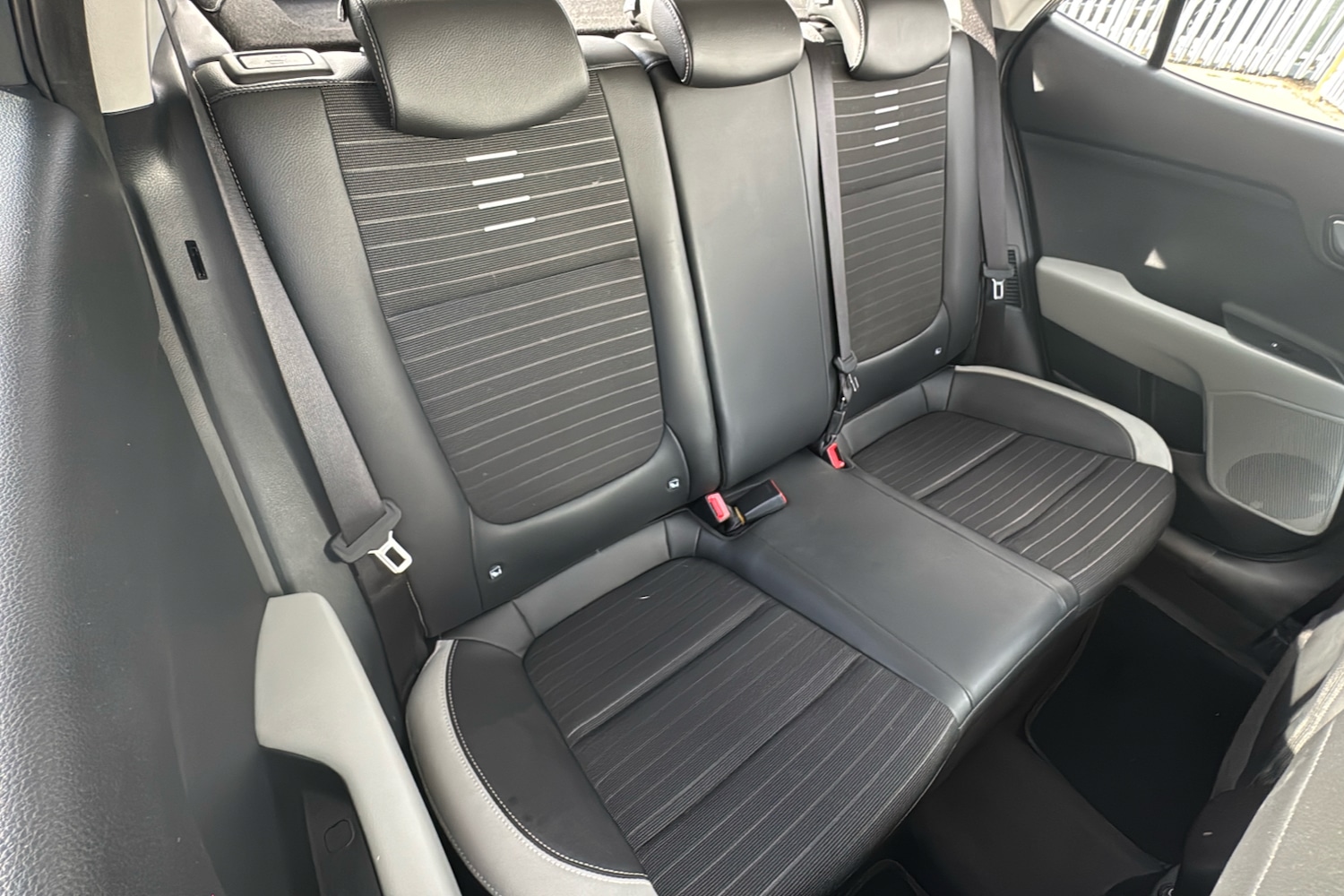 Used Kia Stonic 2022 for sale - 76310498: Photo 12