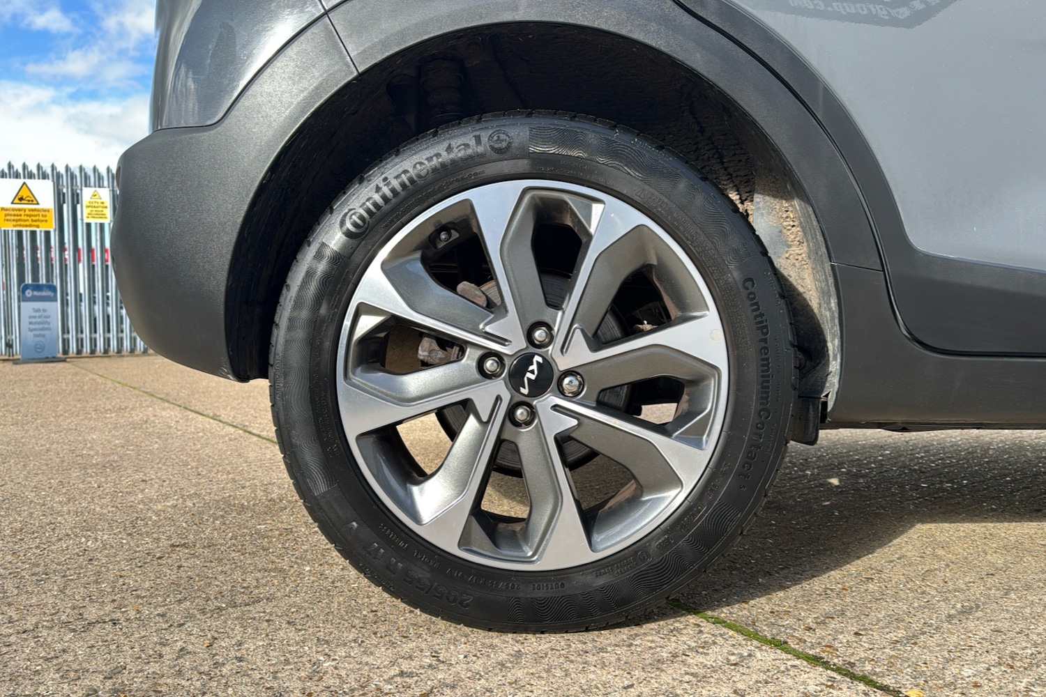 Used Kia Stonic 2022 for sale - 76310498: Photo 8