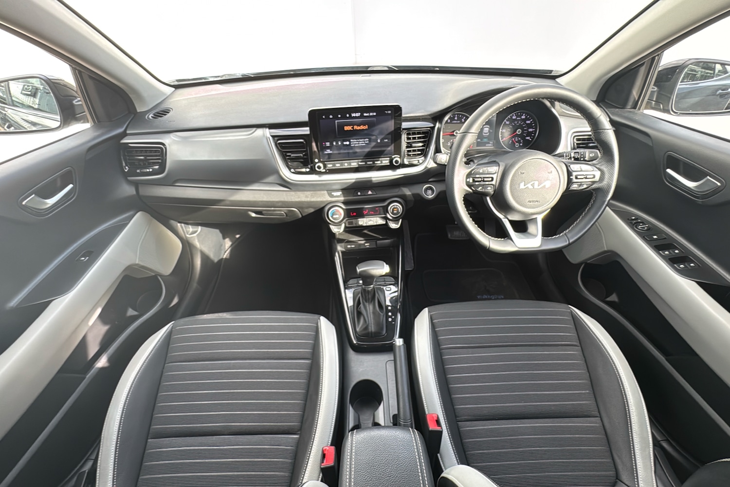 Used Kia Stonic 2022 for sale - 76310498: Photo 9