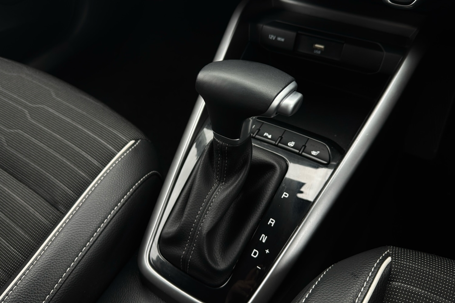 Used Kia Stonic 2024 for sale - 76705310: Photo 13