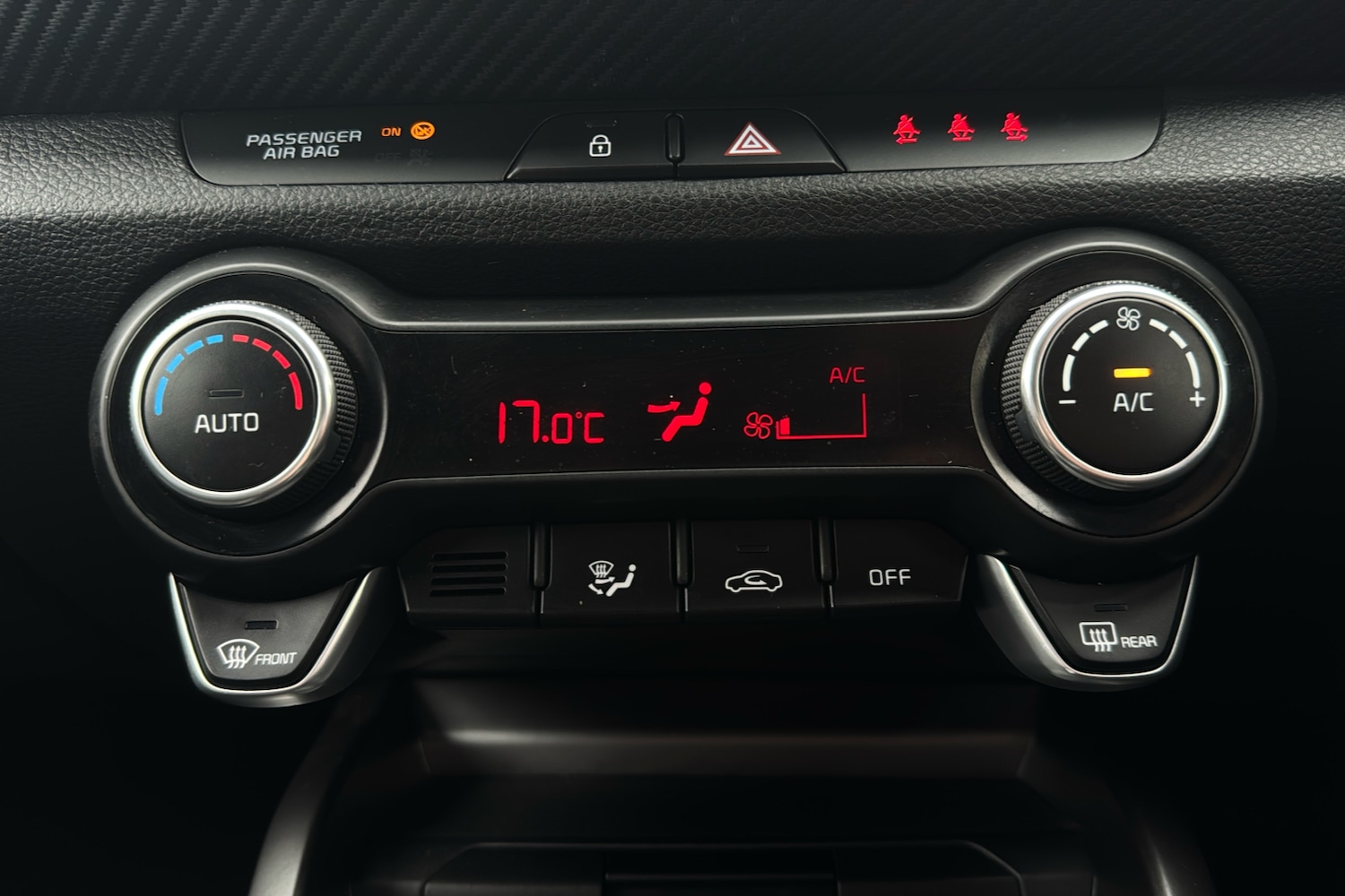 Used Kia Stonic 2024 for sale - 76705310: Photo 16