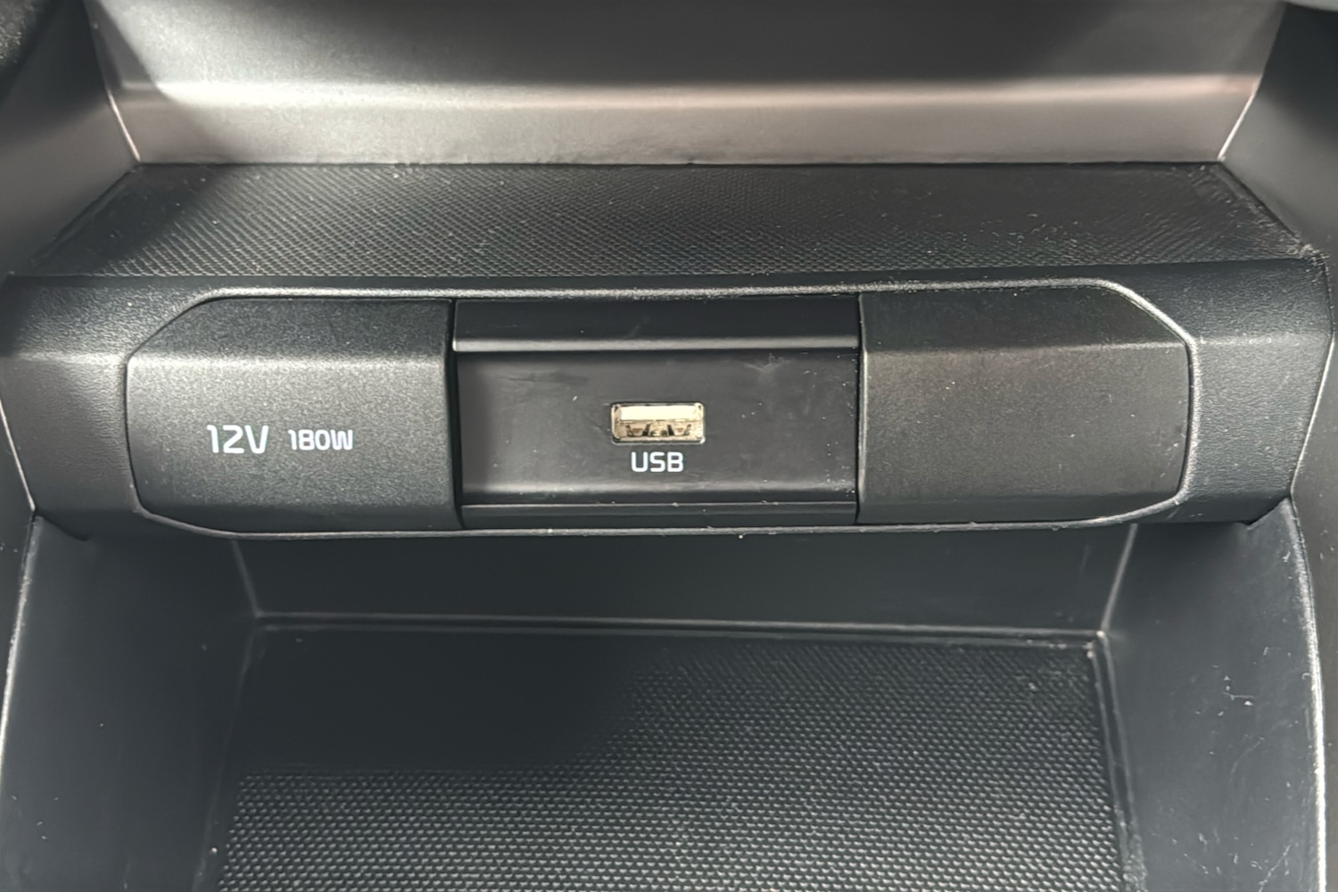 Used Kia Stonic 2024 for sale - 76705310: Photo 22