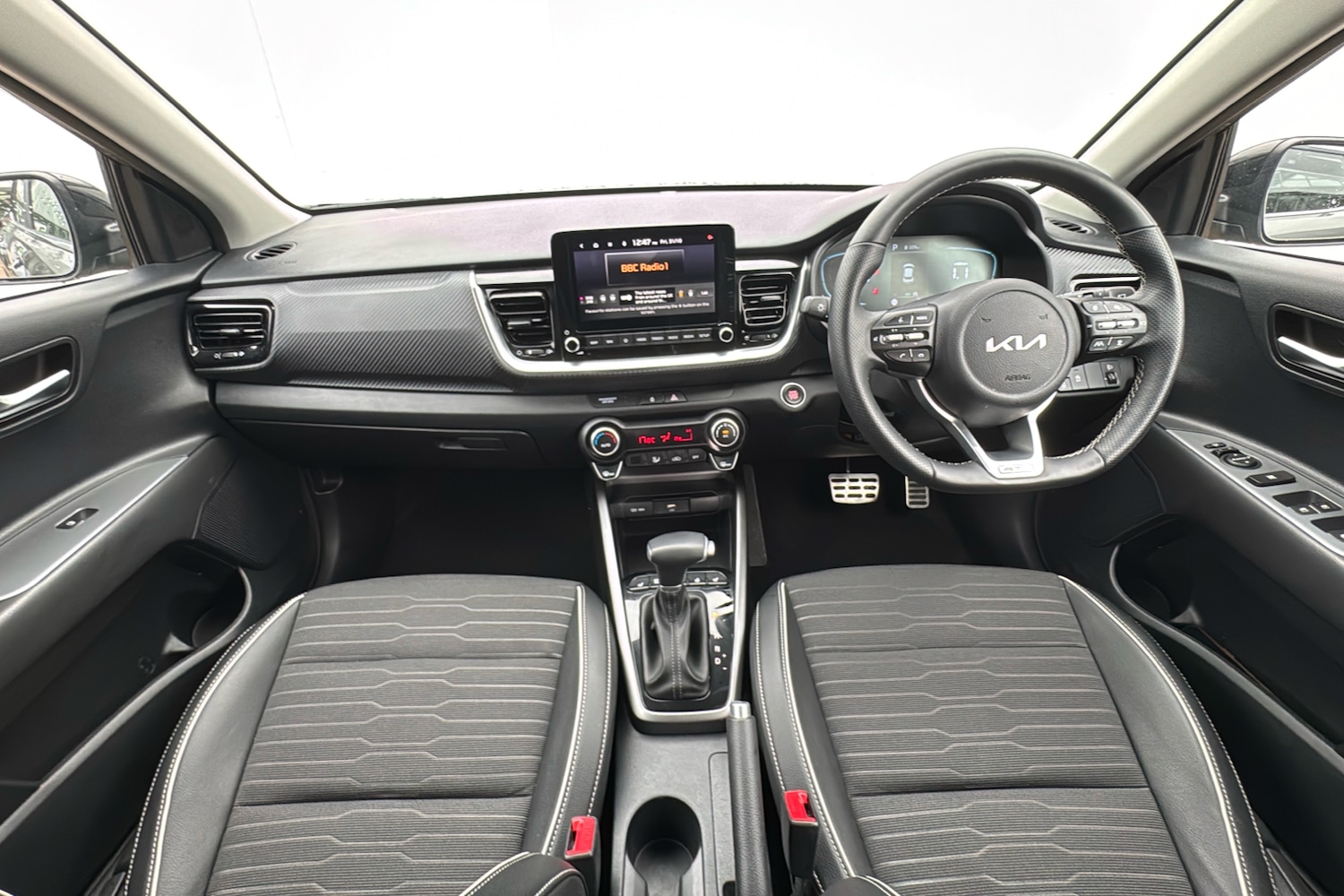 Used Kia Stonic 2024 for sale - 76705310: Photo 9