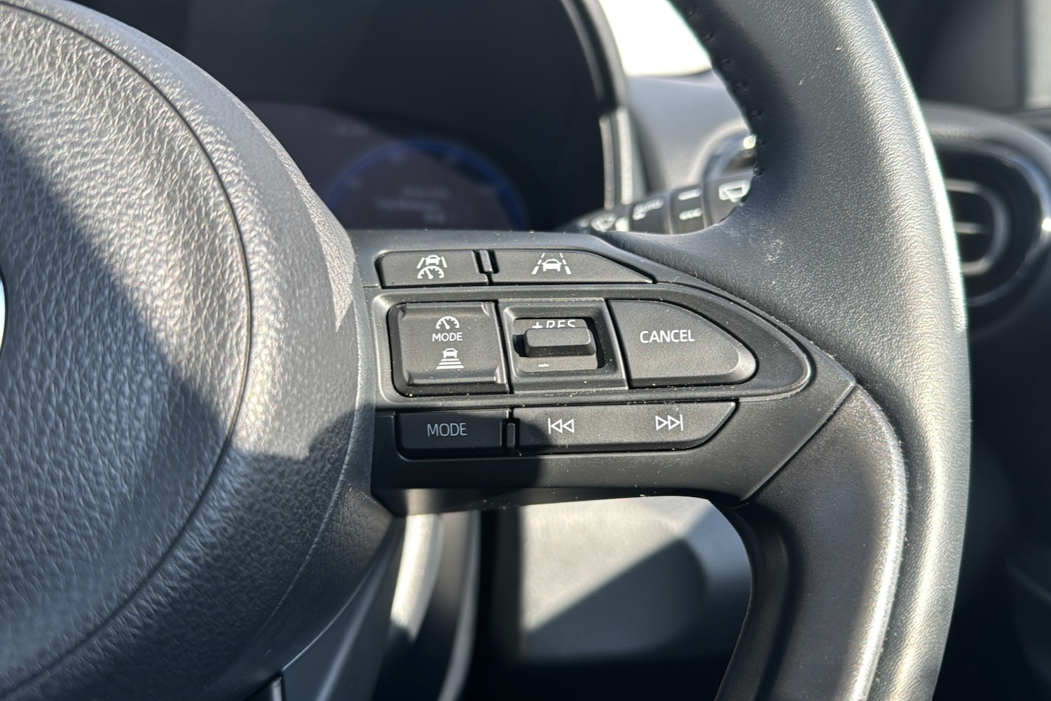 Used Mazda Mazda2 HYBRID 2024 for sale - 77058350: Photo 18