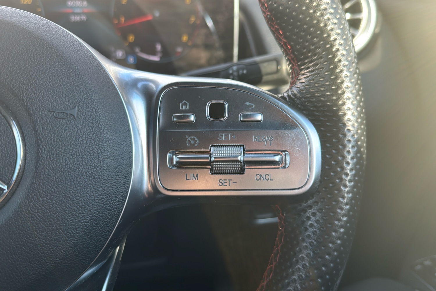 Used Mercedes-Benz GLB 2023 for sale - 76087671: Photo 18