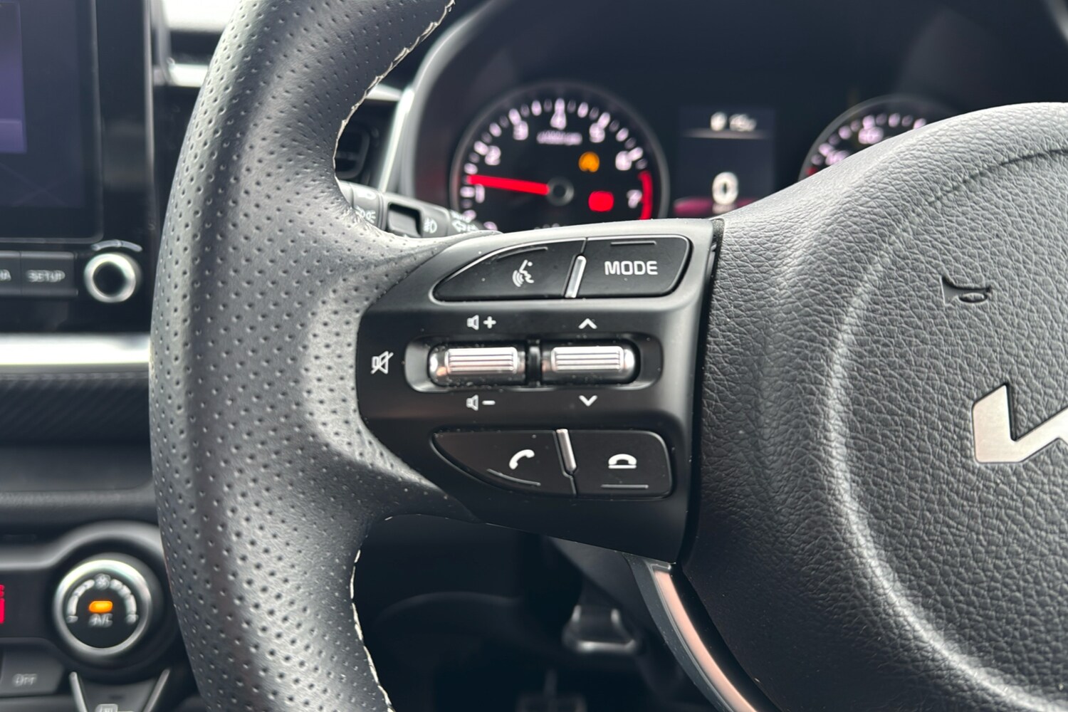 Used Kia Stonic 2024 for sale - 77601777: Photo 17