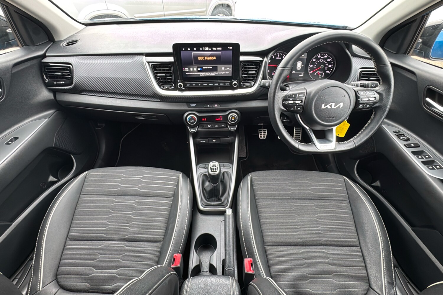 Used Kia Stonic 2024 for sale - 77601777: Photo 9