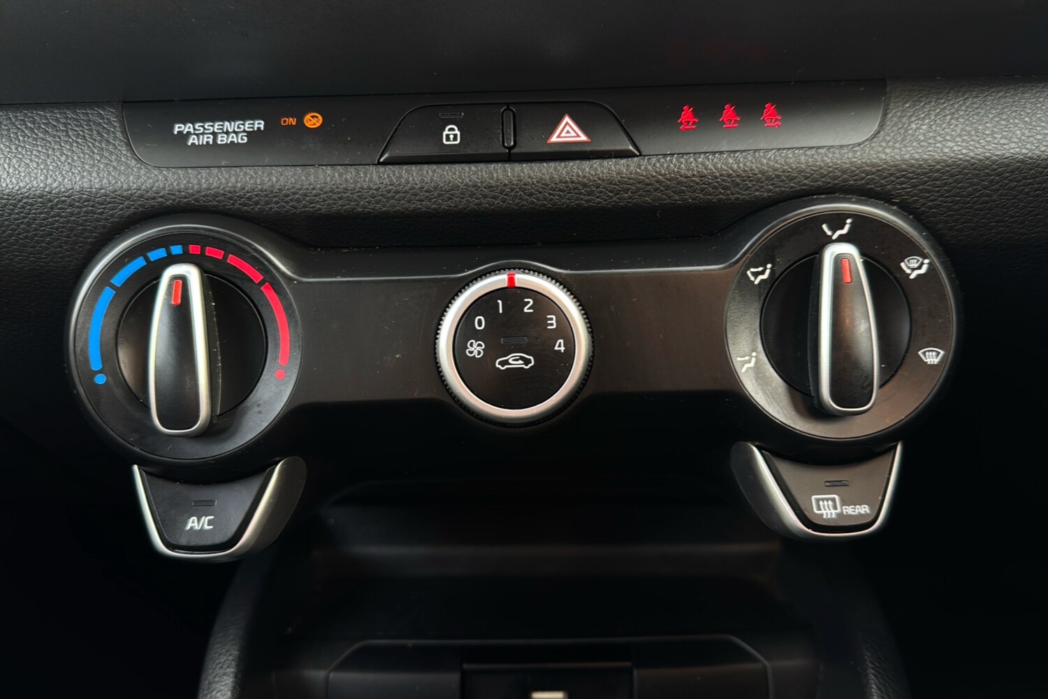 Used Kia Stonic 2024 for sale - 76390860: Photo 16