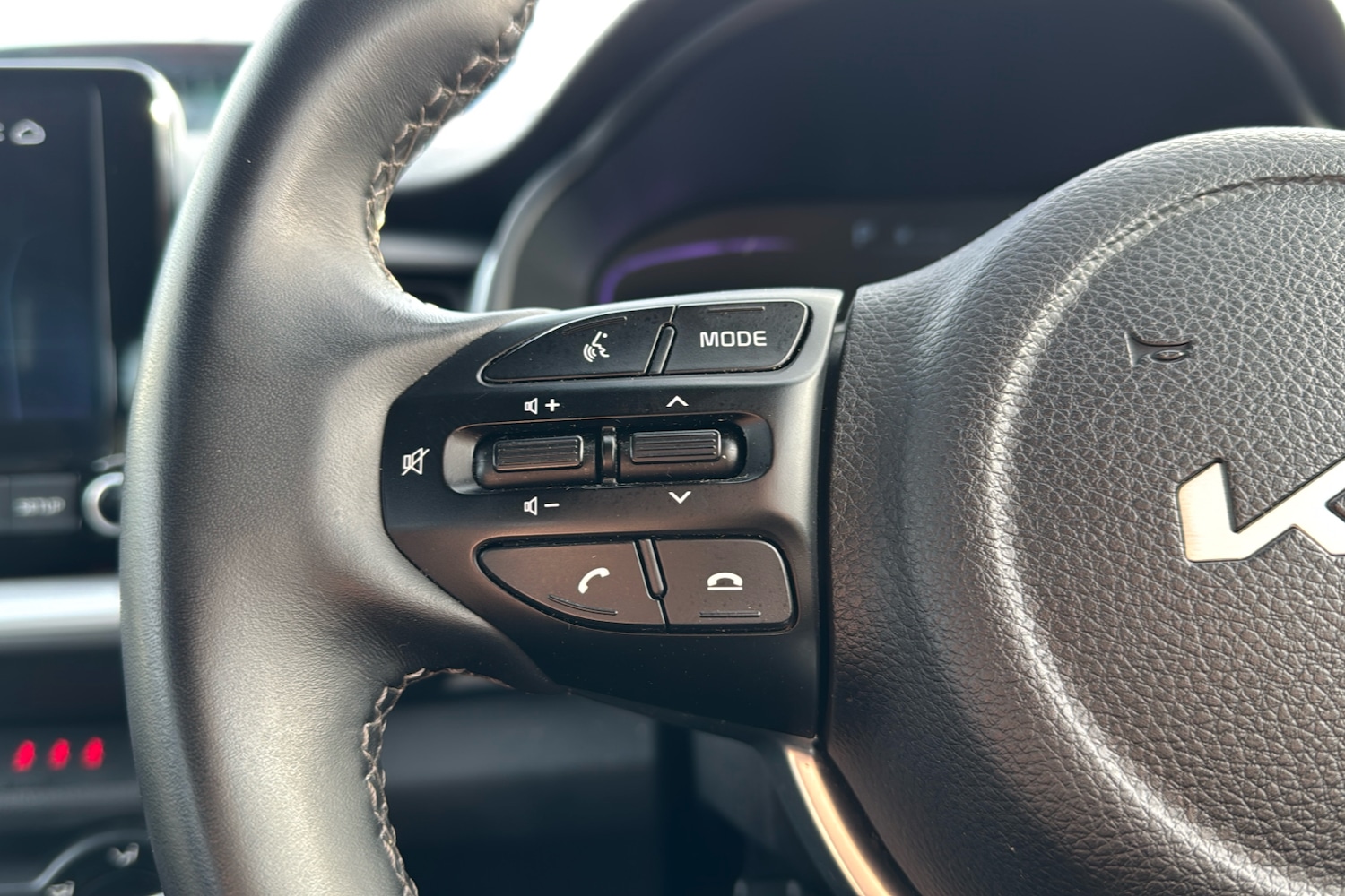 Used Kia Stonic 2024 for sale - 76390860: Photo 17