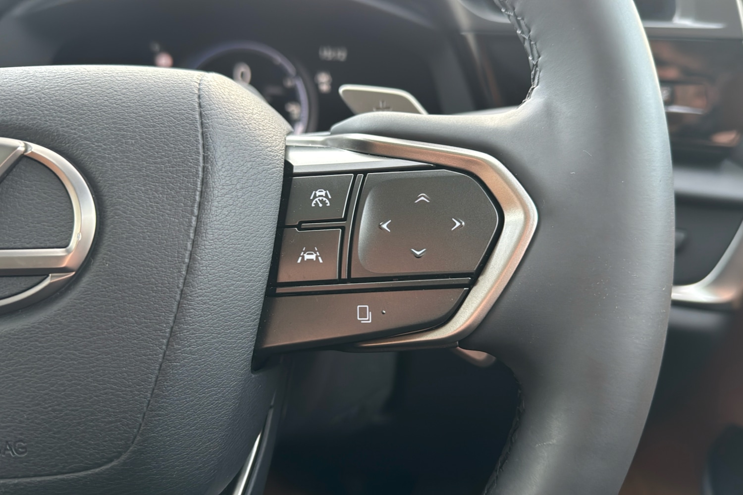 Used Lexus RZ 2024 for sale - 76705389: Photo 18