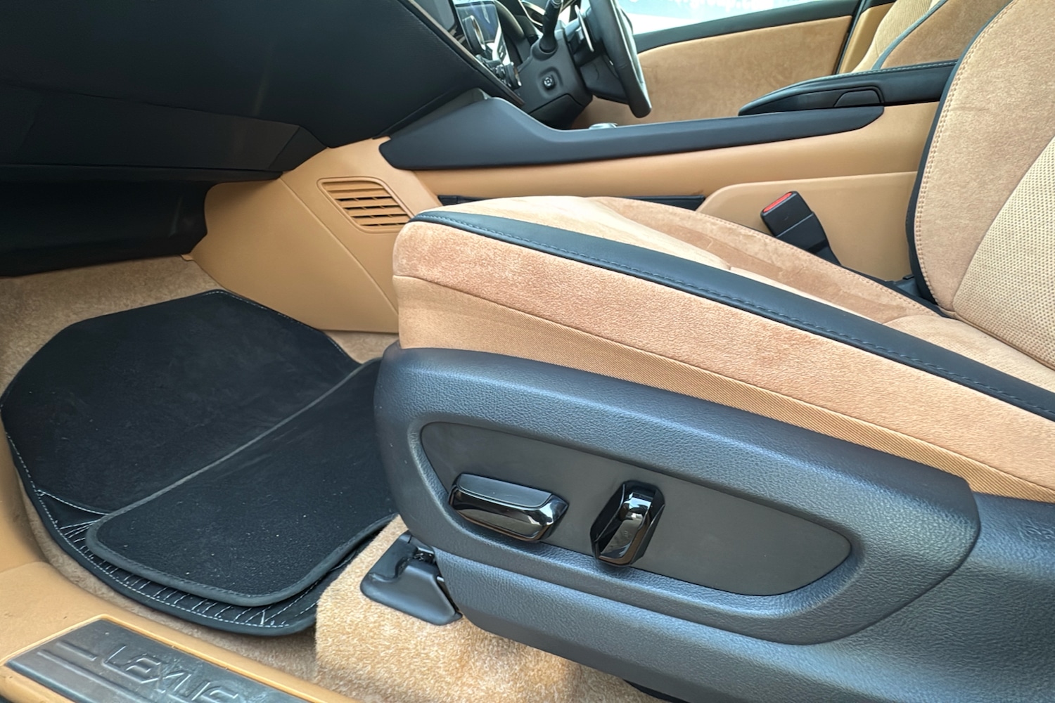 Used Lexus RZ 2024 for sale - 76705389: Photo 29