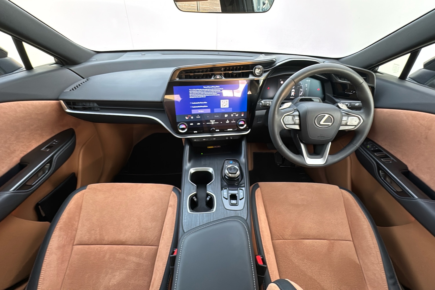 Used Lexus RZ 2024 for sale - 76705389: Photo 9