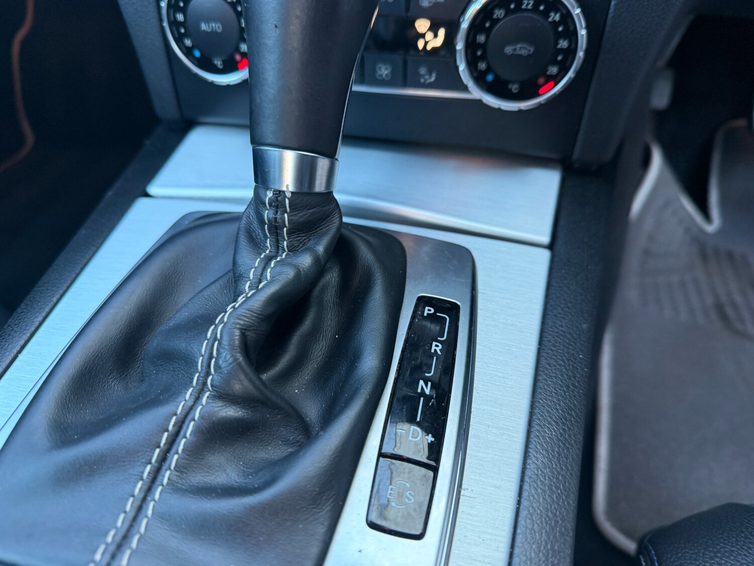 Used Mercedes-Benz C Class 2015 for sale - 76734617: Photo 19