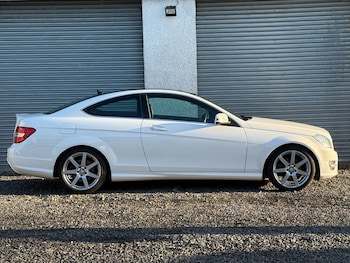 Used Mercedes-Benz C Class 2015 for sale - 76734617: Photo