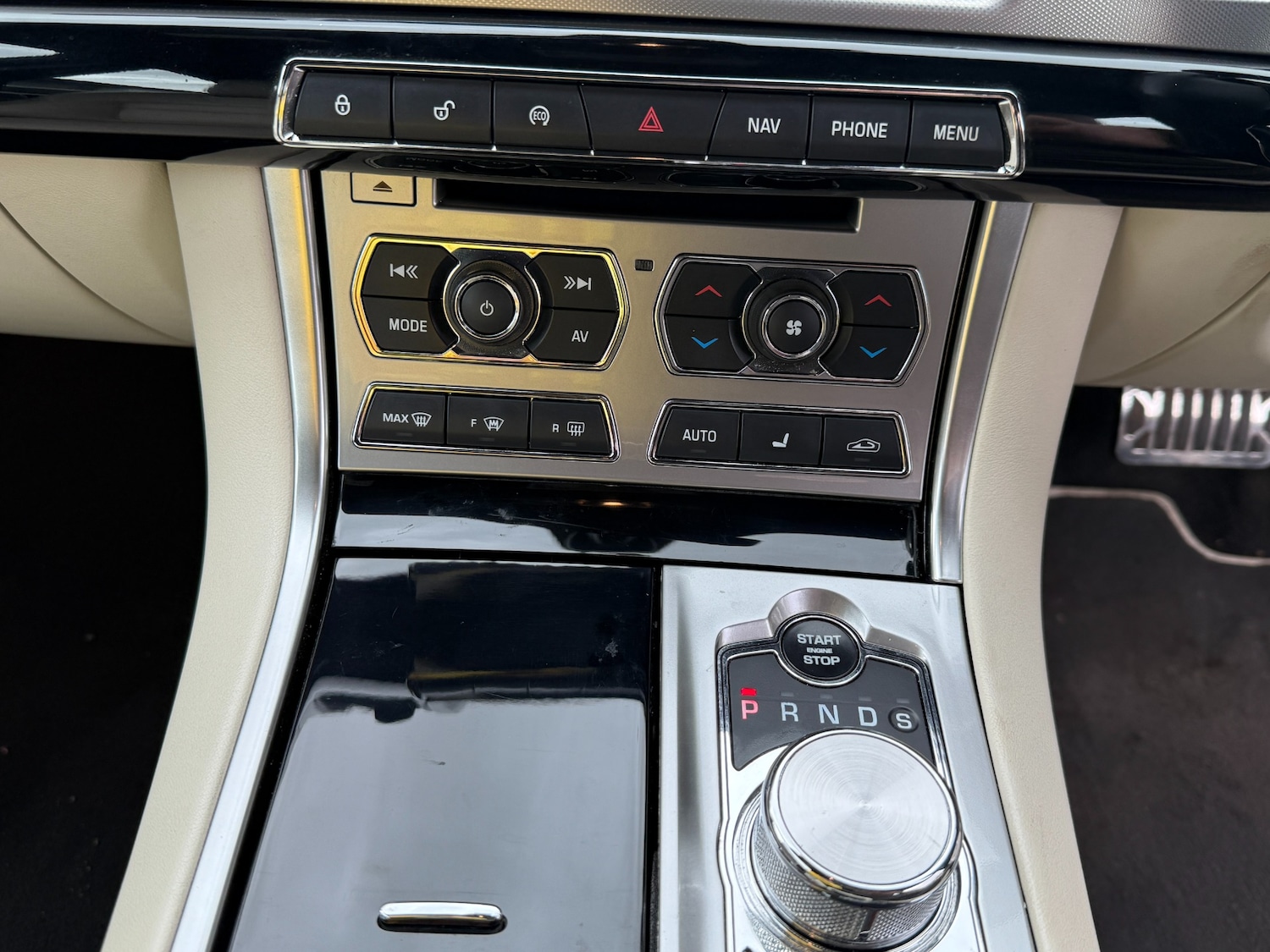 Used Jaguar XF 2015 for sale - 76736119: Photo 12