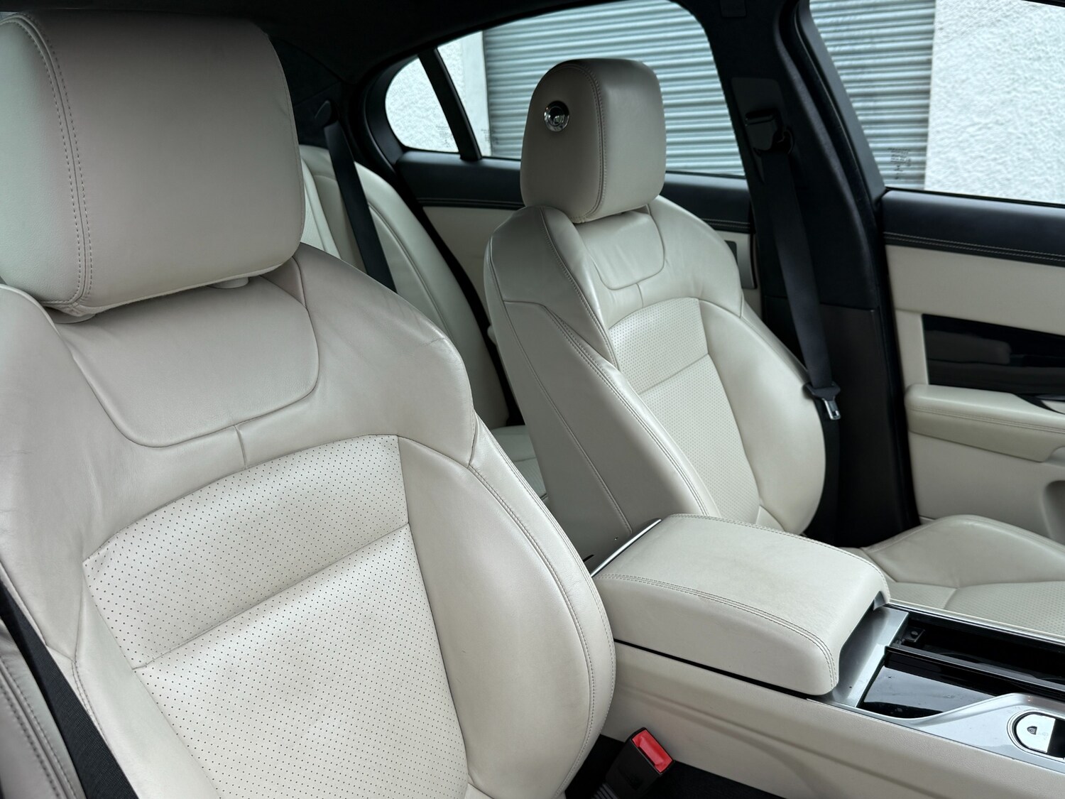 Used Jaguar XF 2015 for sale - 76736119: Photo 14