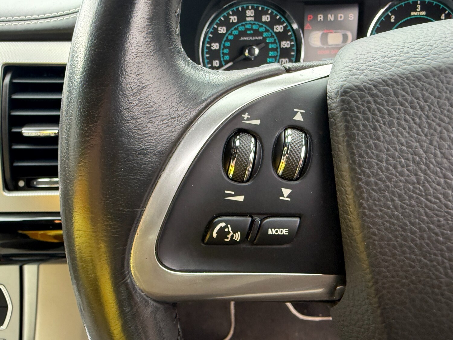 Used Jaguar XF 2015 for sale - 76736119: Photo 18