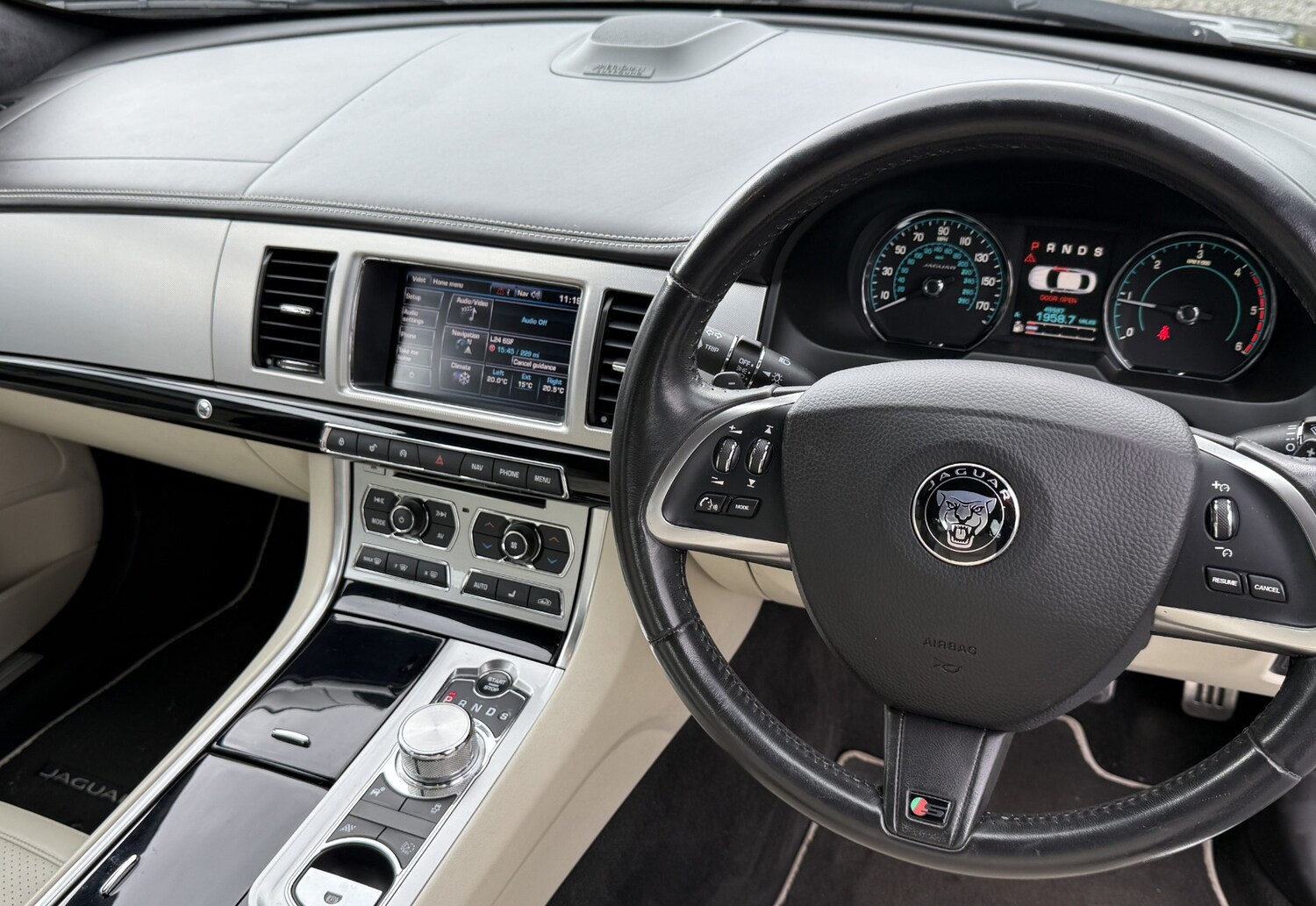 Used Jaguar XF 2015 for sale - 76736119: Photo 20