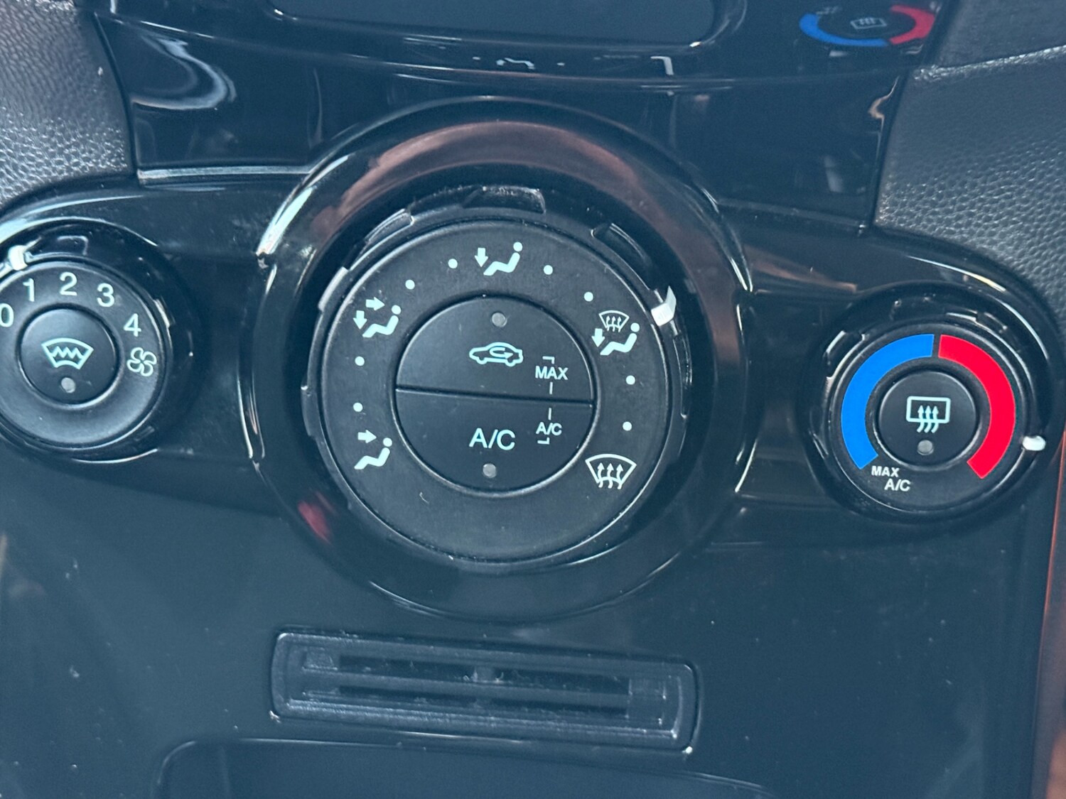 Used Ford Fiesta 2017 for sale - 76734888: Photo 14