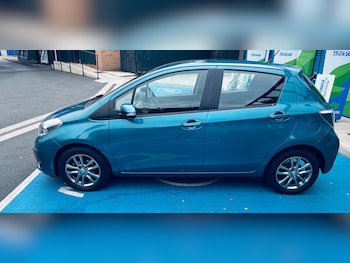 Used Toyota Yaris 2014 for sale - 76224951: Photo 2