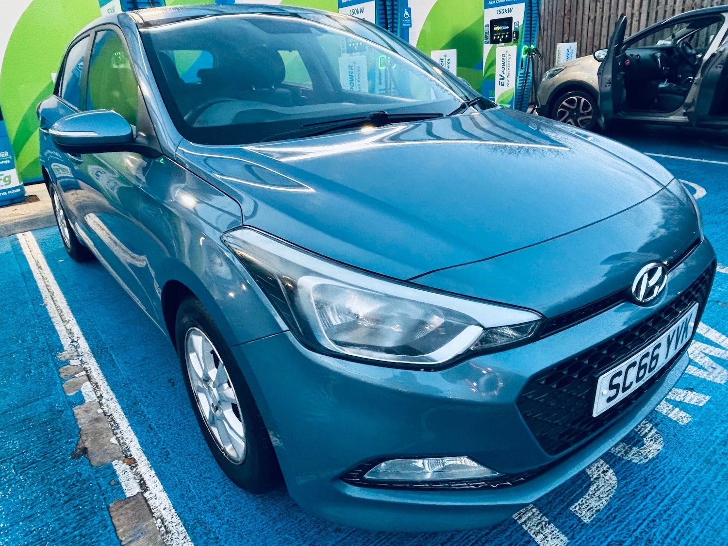 Used Hyundai i20 2017 for sale - 76748521: Photo 2