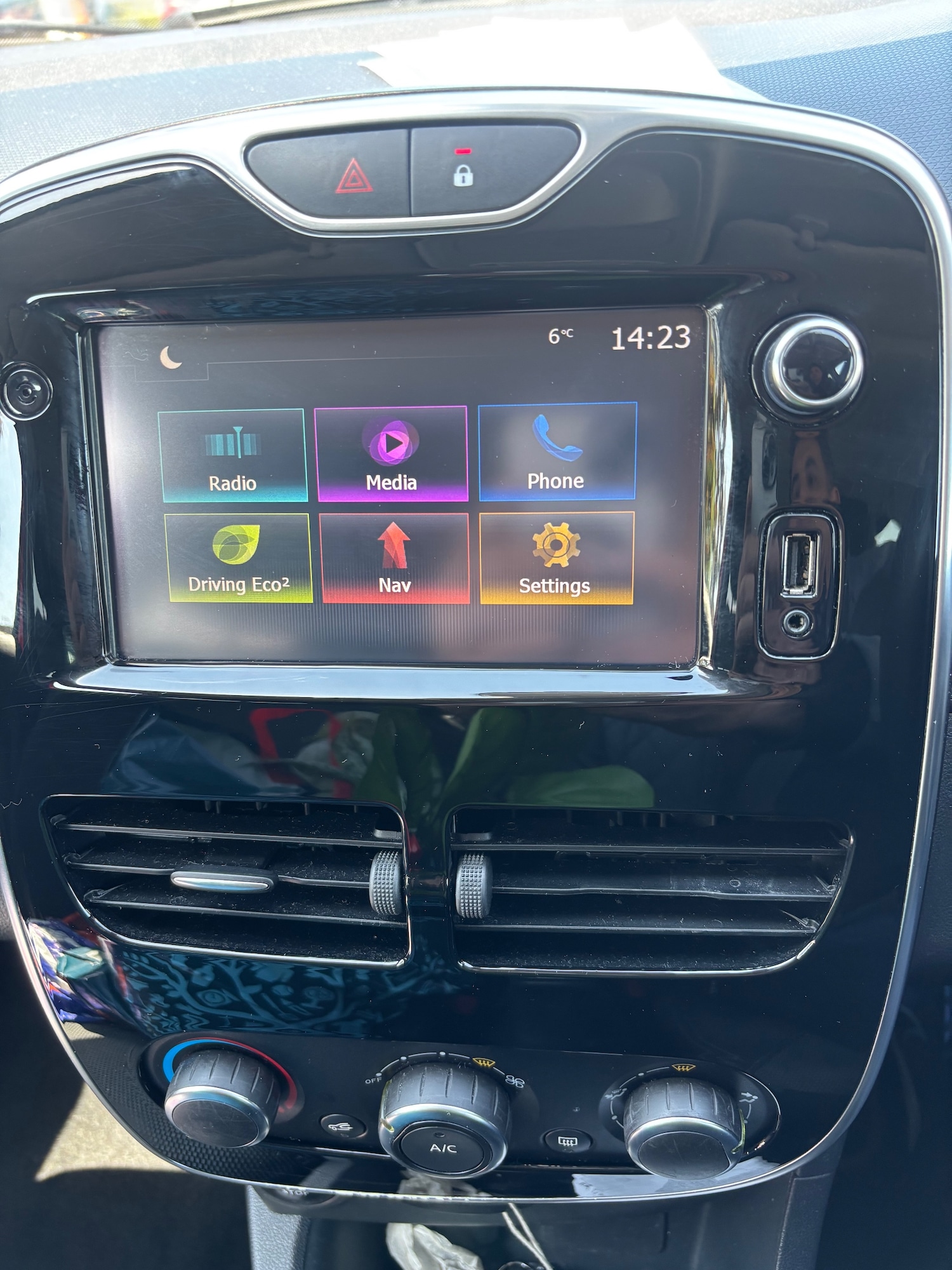 Used Renault Clio 2016 for sale - 76563150: Photo 37