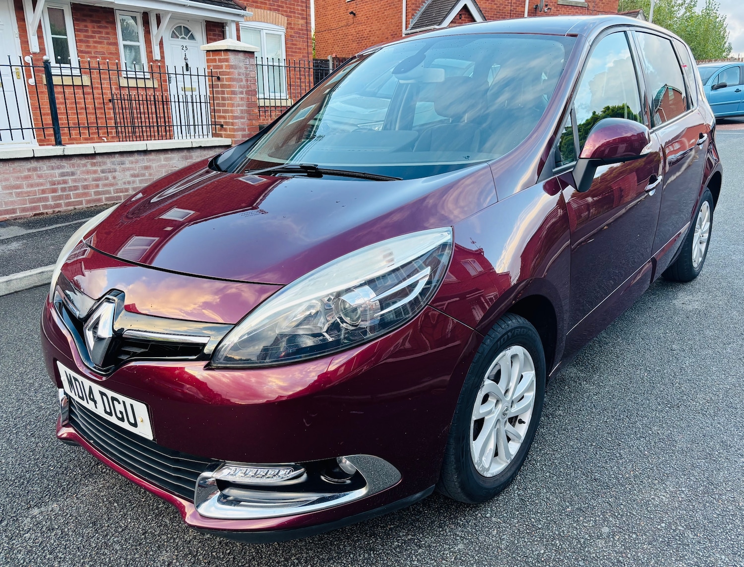 Used Renault Scenic 2014 for sale - 76563160: Photo 1