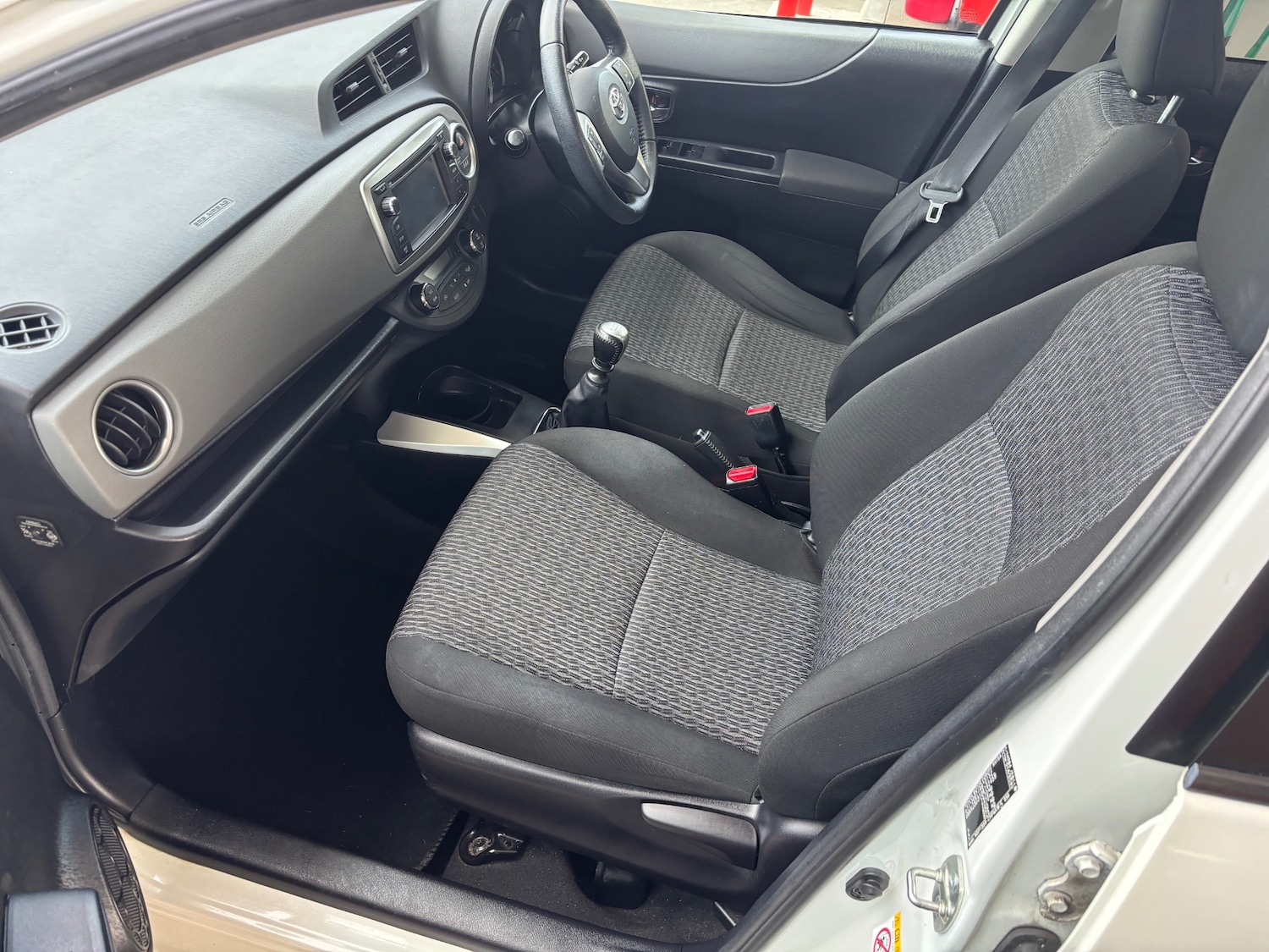 Used Toyota Yaris 2014 for sale - 78028789: Photo 29