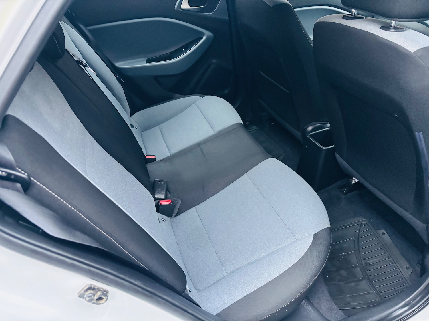 Used Hyundai i20 2015 for sale - 77292880: Photo 10