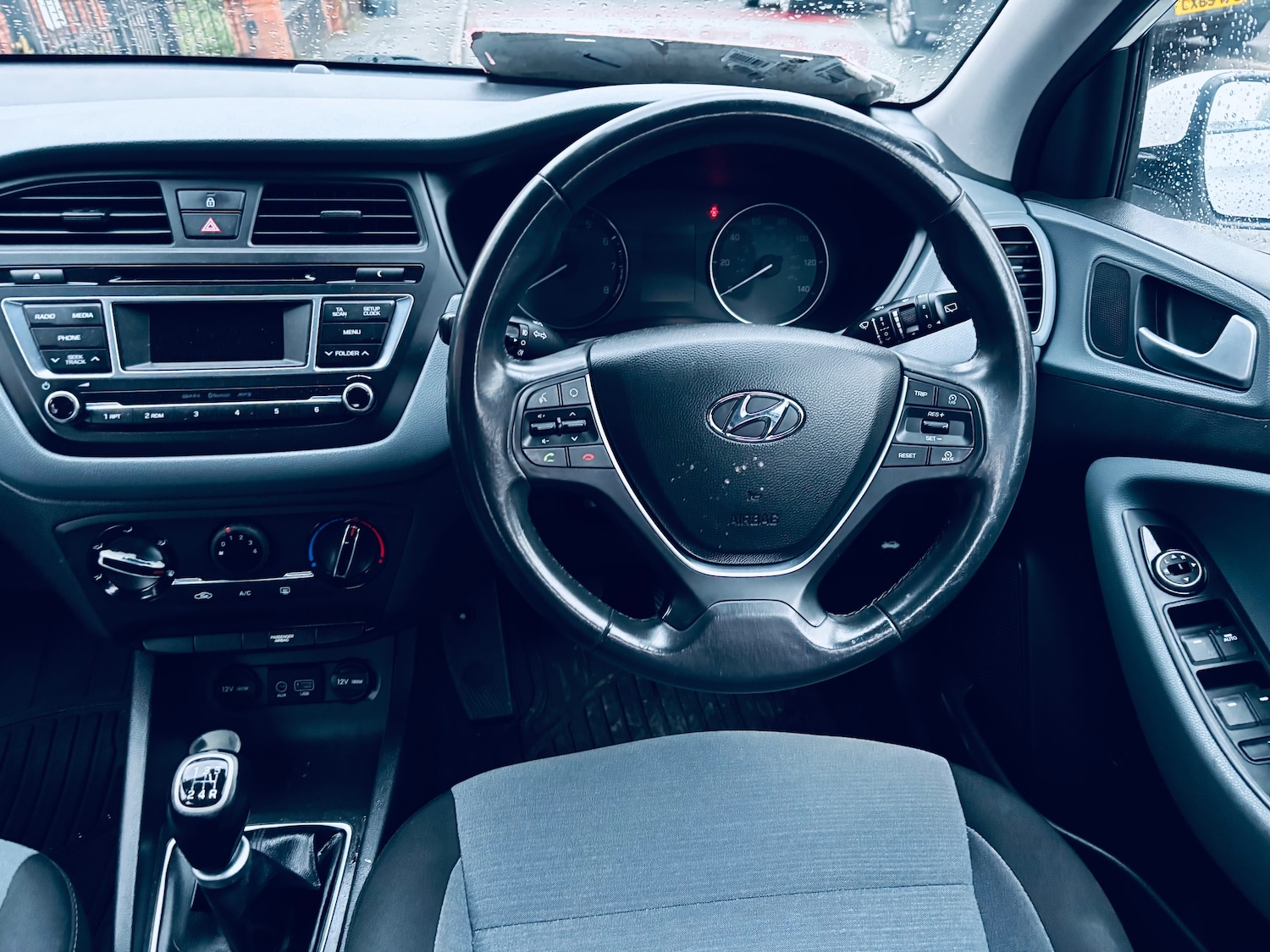 Used Hyundai i20 2015 for sale - 77292880: Photo 13