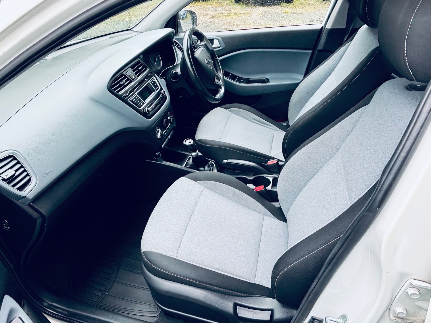 Used Hyundai i20 2015 for sale - 77292880: Photo 22