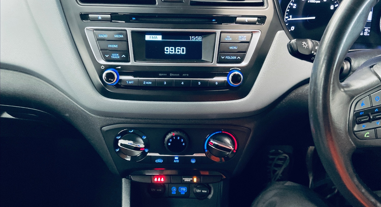 Used Hyundai i20 2015 for sale - 77292880: Photo 9