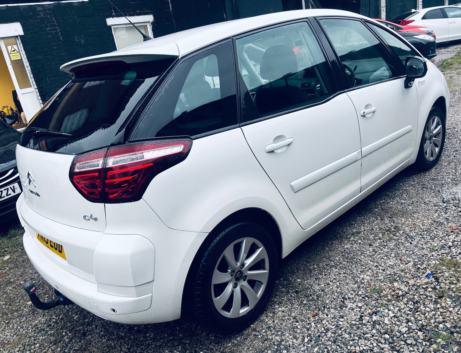 Used Citroen C4 Picasso 2013 for sale - 77292874: Photo 2