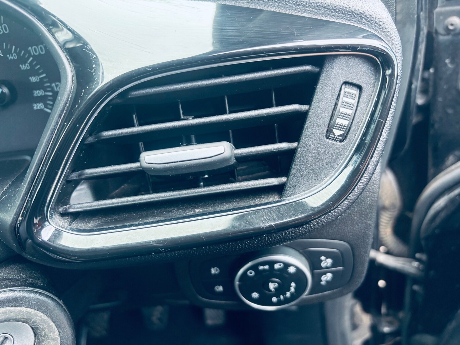 Used Ford Fiesta 2017 for sale - 77630121: Photo 31