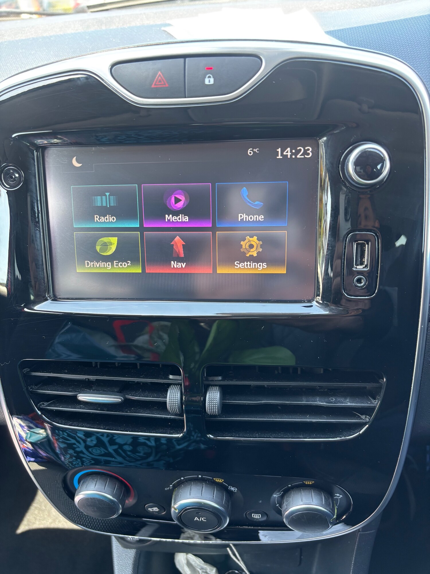 Used Renault Clio 2016 for sale - 77292876: Photo 37