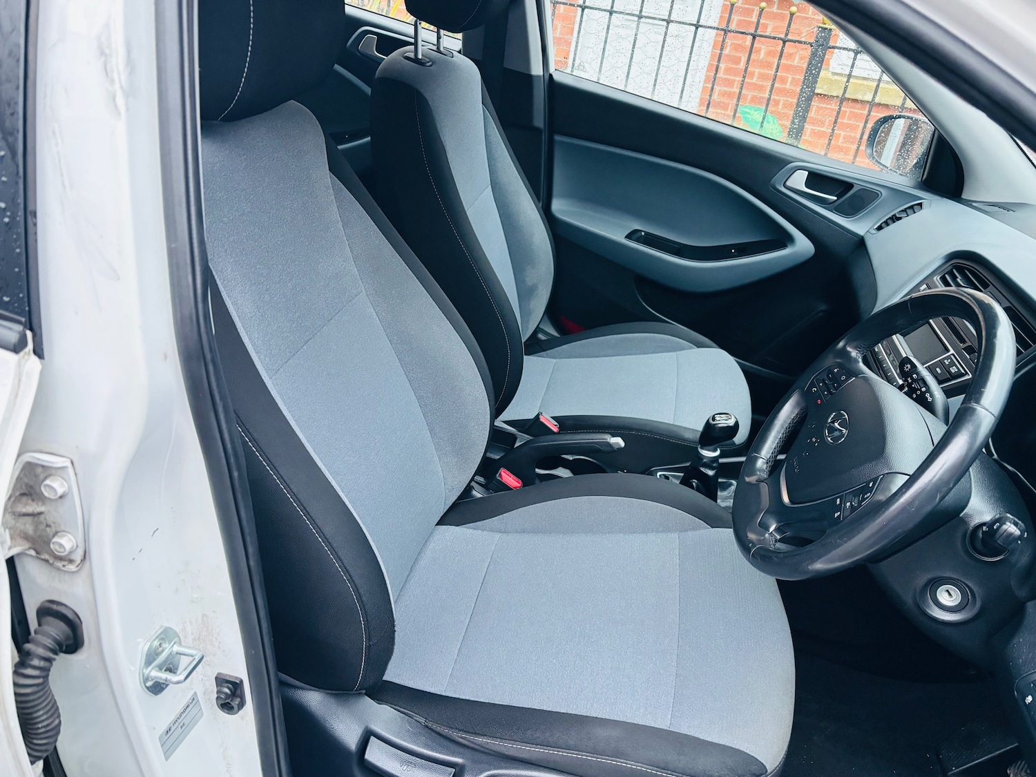 Used Hyundai i20 2015 for sale - 76563146: Photo 3